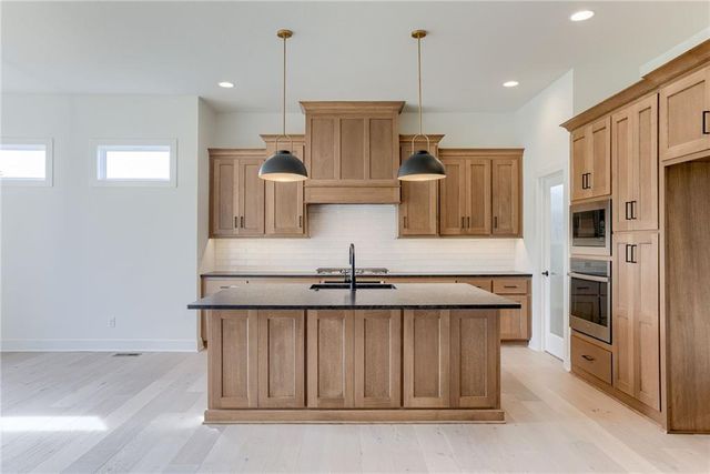 2416 W 179th Street, Overland Park, KS 66085