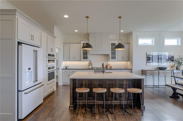 2416 W 179th Street, Overland Park, KS 66085