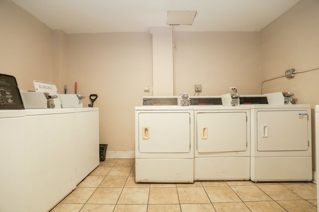 1055 W Catalpa Avenue 520, Chicago, IL 60640