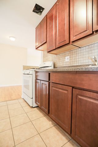 1055 W Catalpa Avenue 520, Chicago, IL 60640