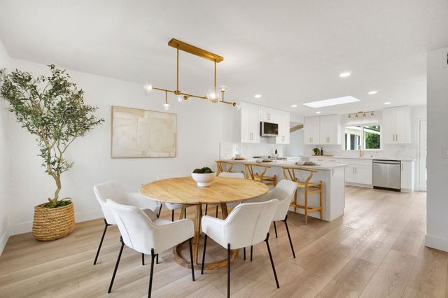 5565 N Winchester Avenue, Fresno, CA 93704