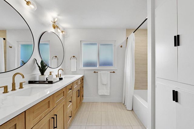 5565 N Winchester Avenue, Fresno, CA 93704