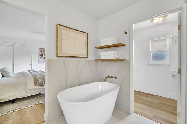 5565 N Winchester Avenue, Fresno, CA 93704