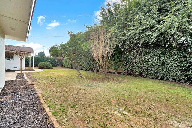 5565 N Winchester Avenue, Fresno, CA 93704