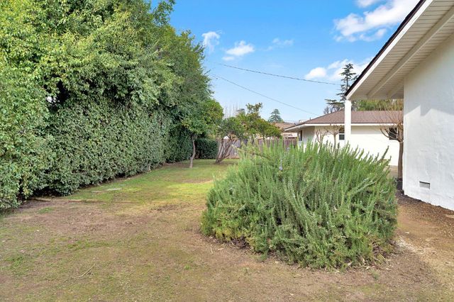 5565 N Winchester Avenue, Fresno, CA 93704