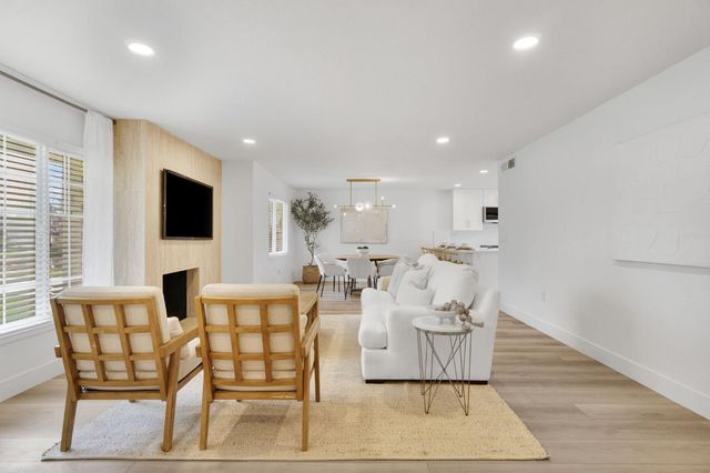 5565 N Winchester Avenue, Fresno, CA 93704