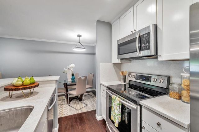 355 Half Moon Lane 9, Daly City, CA 94015