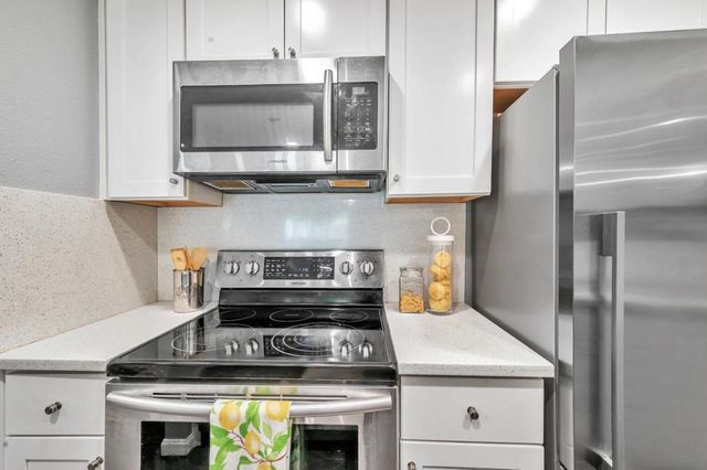 355 Half Moon Lane 9, Daly City, CA 94015