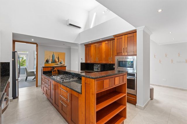 5 PASEO LAS PALMAS, Dorado, PR 00646