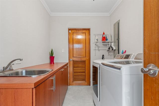 5 PASEO LAS PALMAS, Dorado, PR 00646