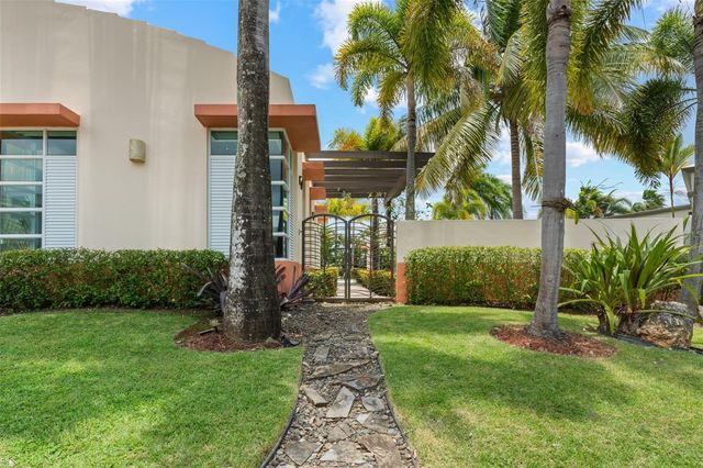 5 PASEO LAS PALMAS, Dorado, PR 00646