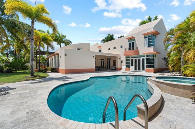 5 PASEO LAS PALMAS, Dorado, PR 00646