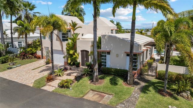 5 PASEO LAS PALMAS, Dorado, PR 00646