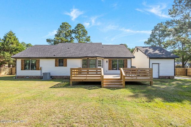 105 Heritage Drive, Washington, NC 27889