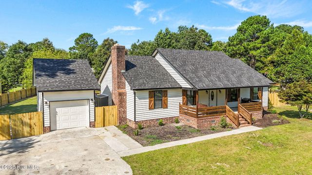 105 Heritage Drive, Washington, NC 27889