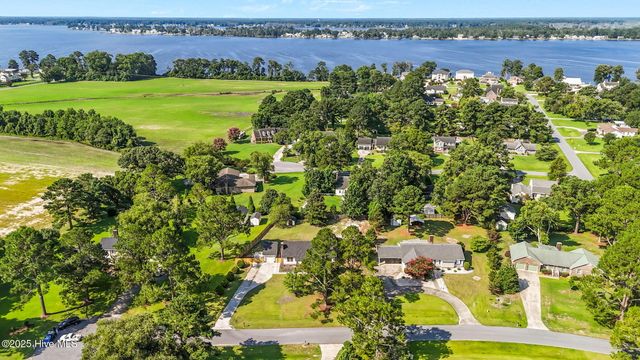 105 Heritage Drive, Washington, NC 27889