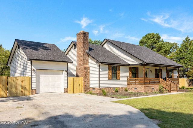 105 Heritage Drive, Washington, NC 27889