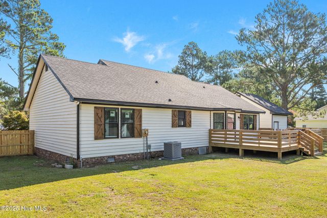 105 Heritage Drive, Washington, NC 27889