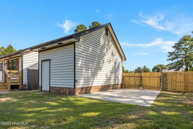 105 Heritage Drive, Washington, NC 27889
