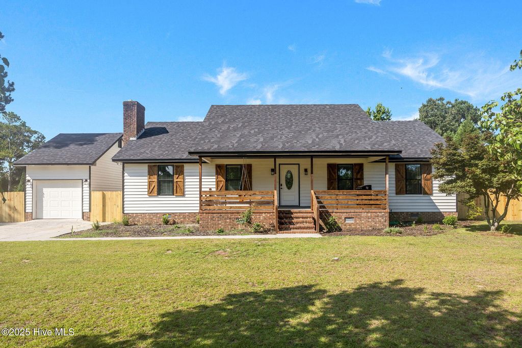 105 Heritage Drive, Washington, NC 27889