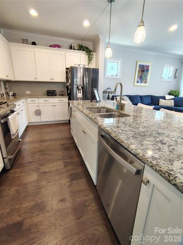 6224 Raven Rock Drive, Denver, NC 28037