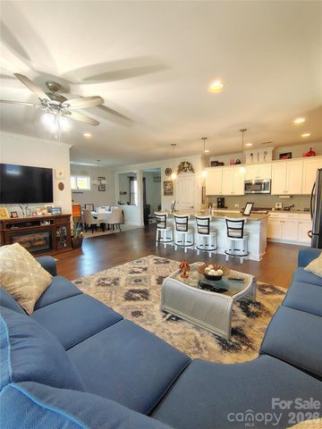 6224 Raven Rock Drive, Denver, NC 28037