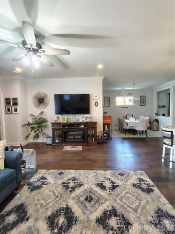 6224 Raven Rock Drive, Denver, NC 28037