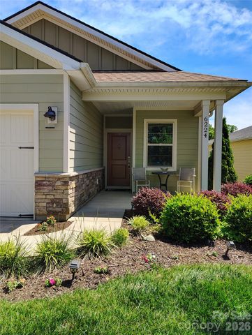 6224 Raven Rock Drive, Denver, NC 28037
