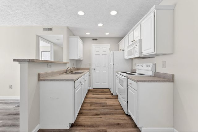 5488 Cypress Chase, Columbus, OH 43228