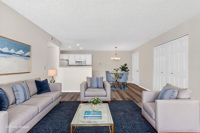 5488 Cypress Chase, Columbus, OH 43228