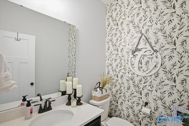 8004 Farm Meadow Drive SE, Owens Cross Roads, AL 35763