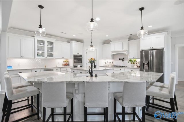 8004 Farm Meadow Drive SE, Owens Cross Roads, AL 35763