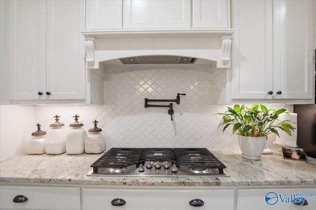 8004 Farm Meadow Drive SE, Owens Cross Roads, AL 35763