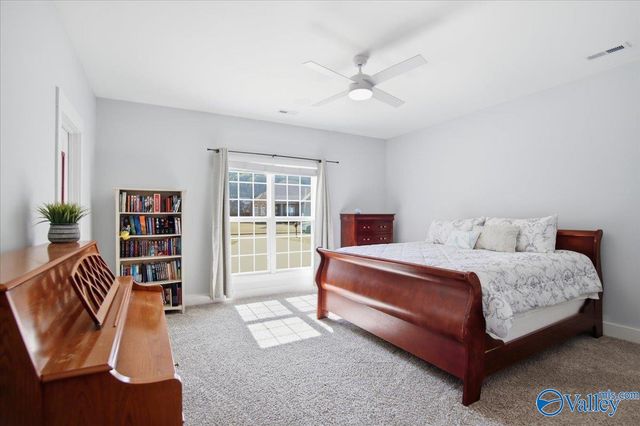 8004 Farm Meadow Drive SE, Owens Cross Roads, AL 35763