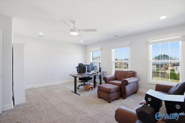 8004 Farm Meadow Drive SE, Owens Cross Roads, AL 35763