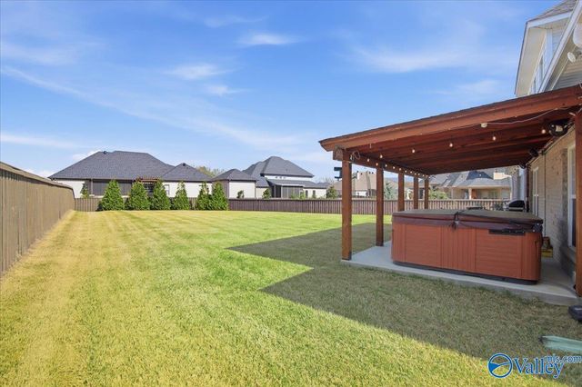 8004 Farm Meadow Drive SE, Owens Cross Roads, AL 35763