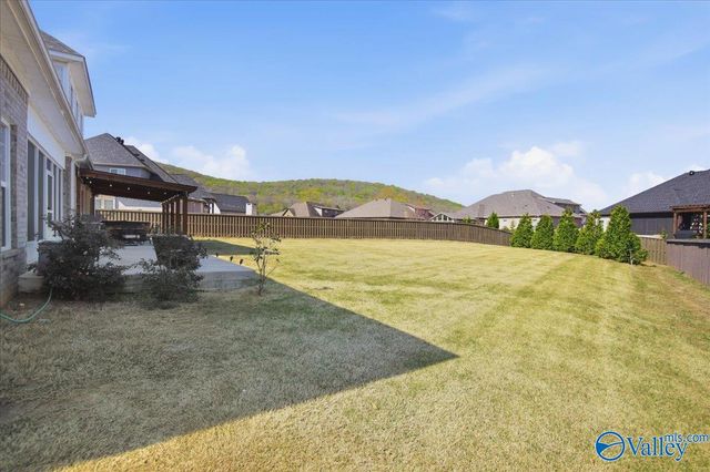 8004 Farm Meadow Drive SE, Owens Cross Roads, AL 35763