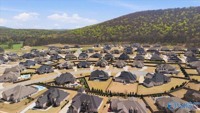 8004 Farm Meadow Drive SE, Owens Cross Roads, AL 35763