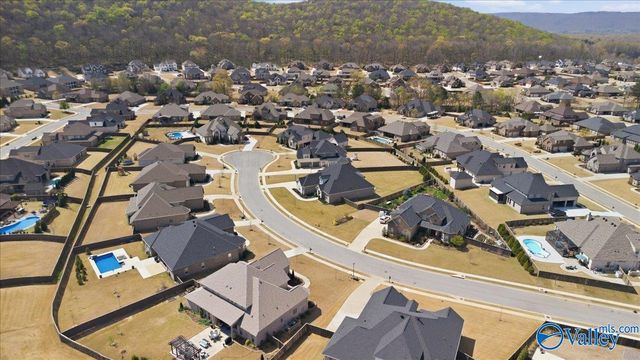 8004 Farm Meadow Drive SE, Owens Cross Roads, AL 35763