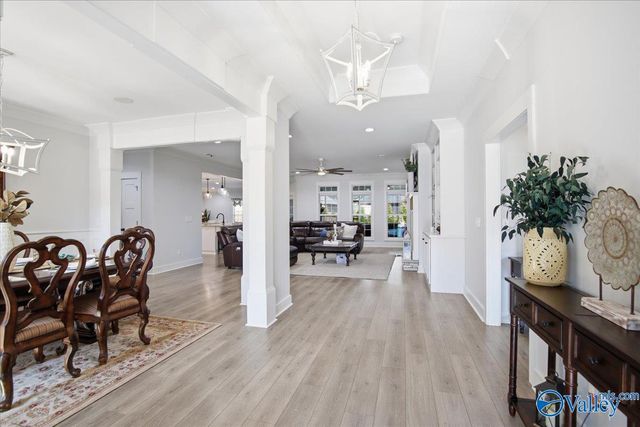 8004 Farm Meadow Drive SE, Owens Cross Roads, AL 35763