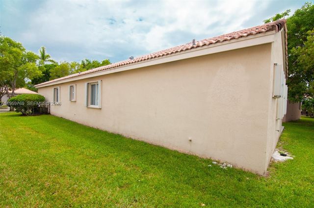 4420 Dogwood Cir 4420, Weston, FL 33331