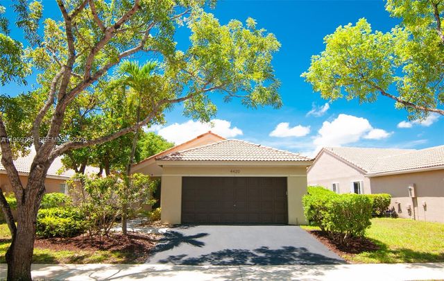 4420 Dogwood Cir 4420, Weston, FL 33331