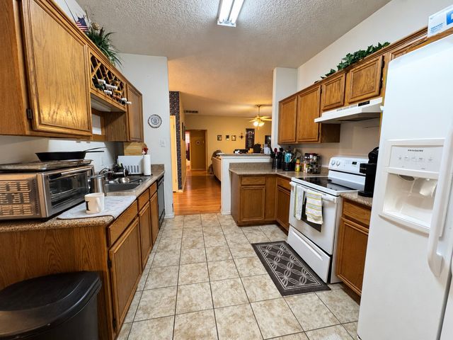 725 Andalusia Trail, Desoto, TX 75115