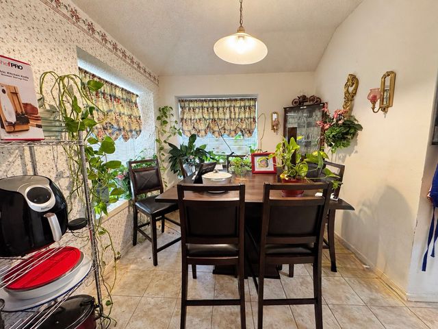 725 Andalusia Trail, Desoto, TX 75115