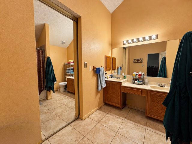 725 Andalusia Trail, Desoto, TX 75115