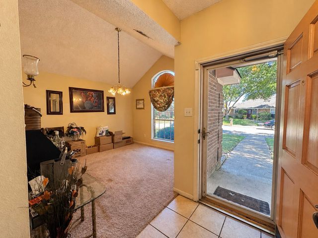 725 Andalusia Trail, Desoto, TX 75115