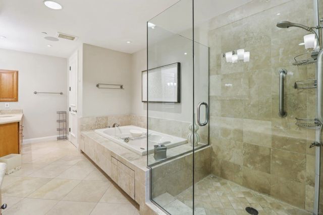 464 Prospect 101, La Jolla, CA 92037