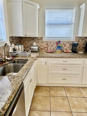 114 17th Street, Galveston, TX 77550