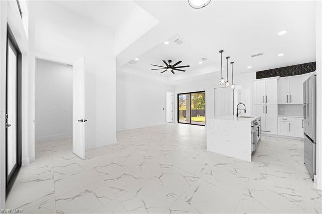2911 38th ST W, Lehigh Acres, FL 33971