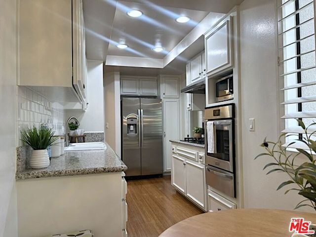 8455 Fountain Avenue 302, West Hollywood, CA 90069